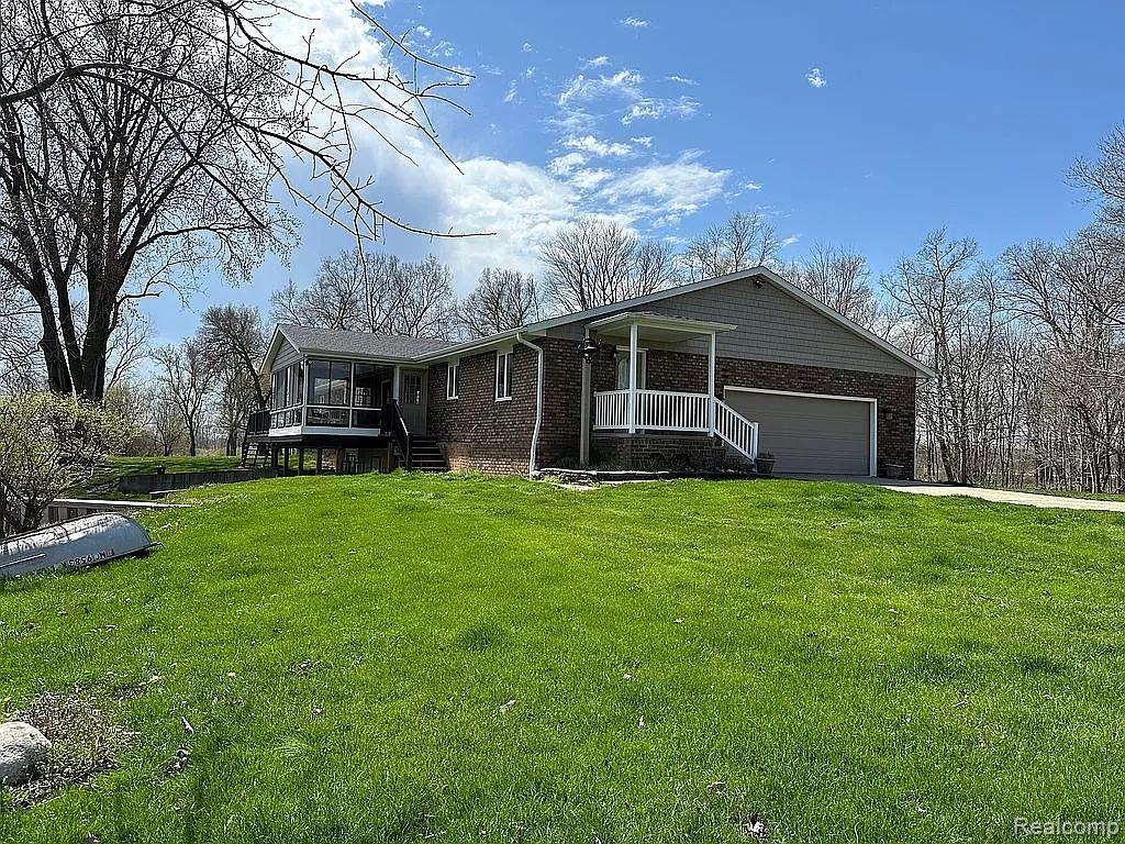 89561 Country Road 215 Decatur, MI 49045 - Photo 3 of 46