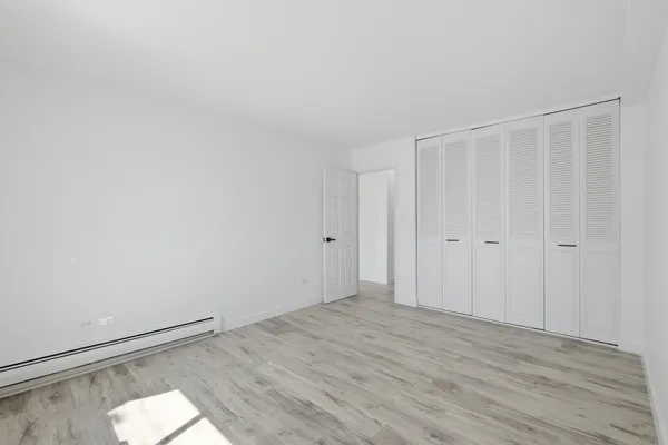 $164,900 | 1500 Robin Circle, Unit 112, Hoffman Estates, IL 60169