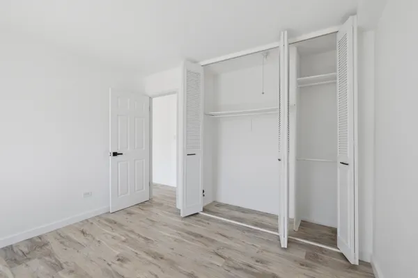 $164,900 | 1500 Robin Circle, Unit 112, Hoffman Estates, IL 60169