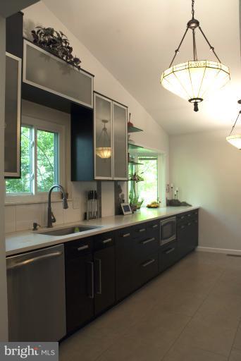 10728 Cross School Road Reston, VA 20191 - Photo 16 of 30 Kitchen