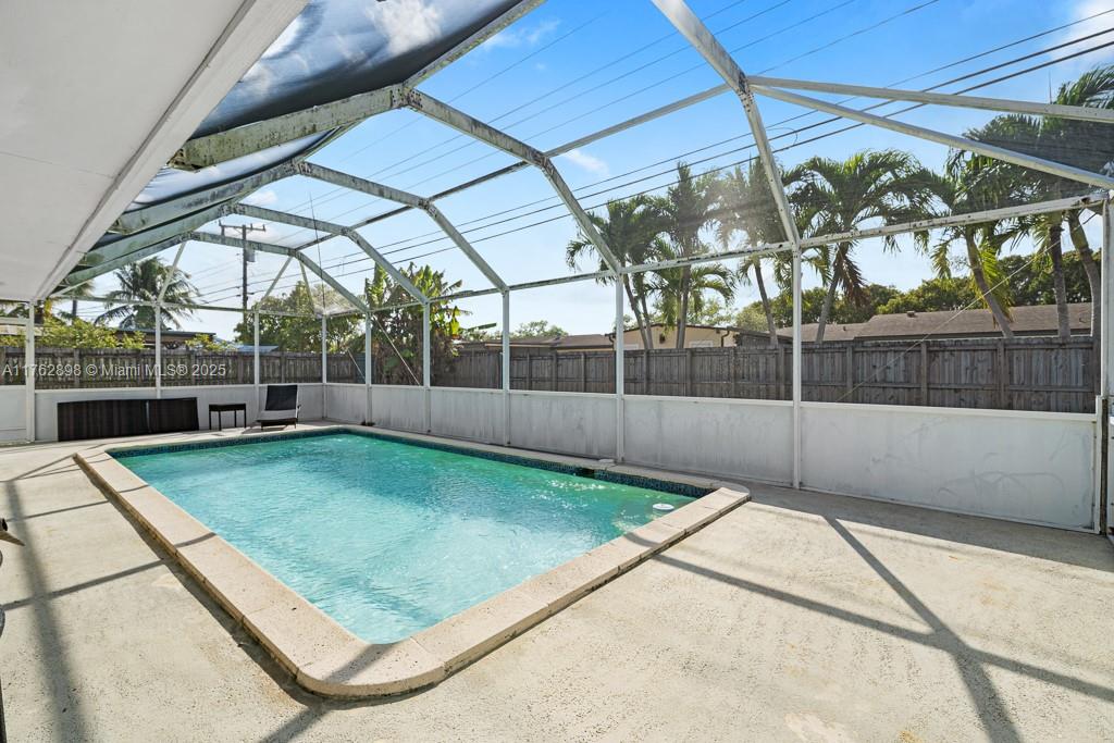 20420 Southwest 116th Road Miami, FL 33177 - Photo 20 of 42 Gallery Image 20