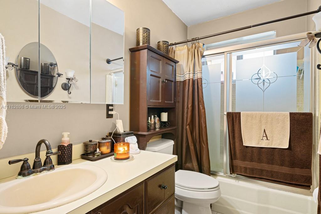 20420 Southwest 116th Road Miami, FL 33177 - Photo 31 of 42 Gallery Image 31