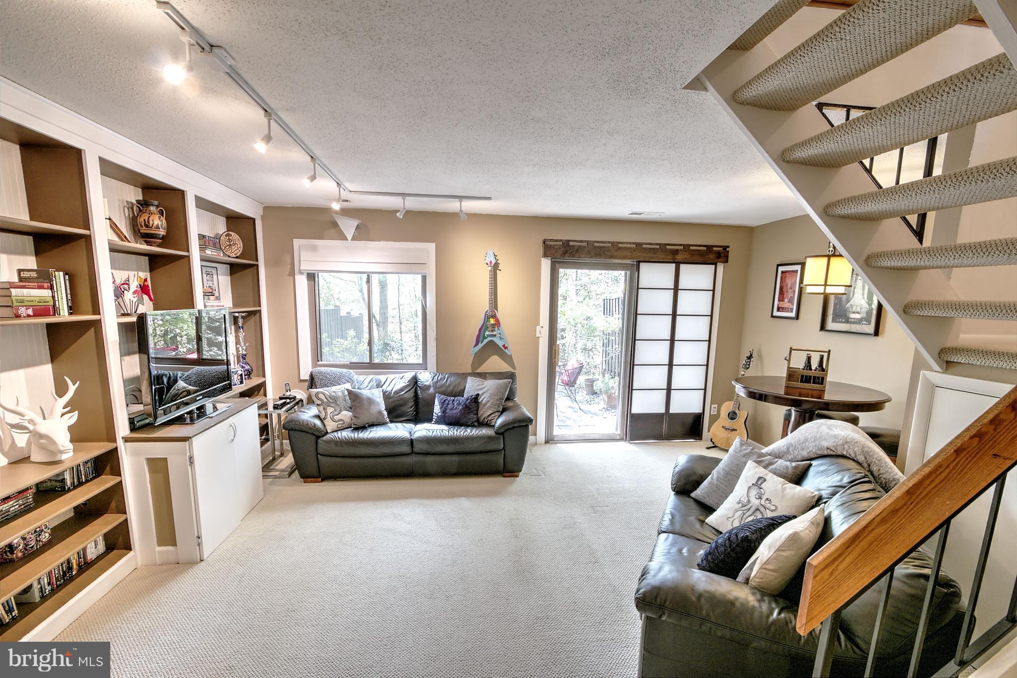 2226 Coppersmith Square Reston, VA 20191 - Photo 21 of 28 Family Room