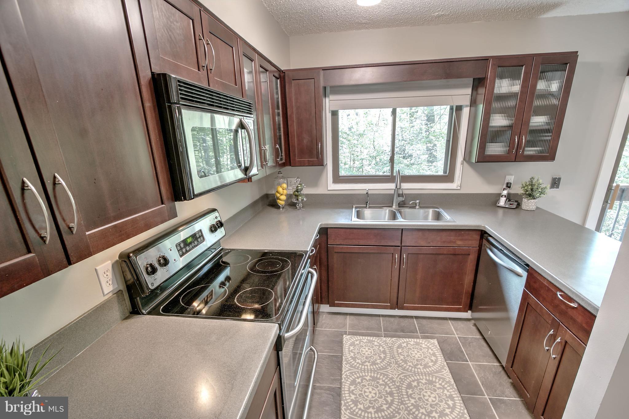 2226 Coppersmith Square Reston, VA 20191 - Photo 8 of 28 Kitchen