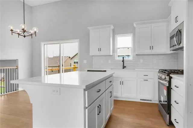 $424,999 | 16244 Giorgia Street, Parkville, MO 64152