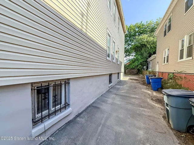 a house view with a outdoor space
