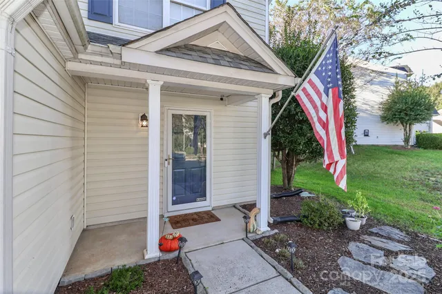 $412,500 | 8815 Laurel Run Drive, Charlotte, NC 28269