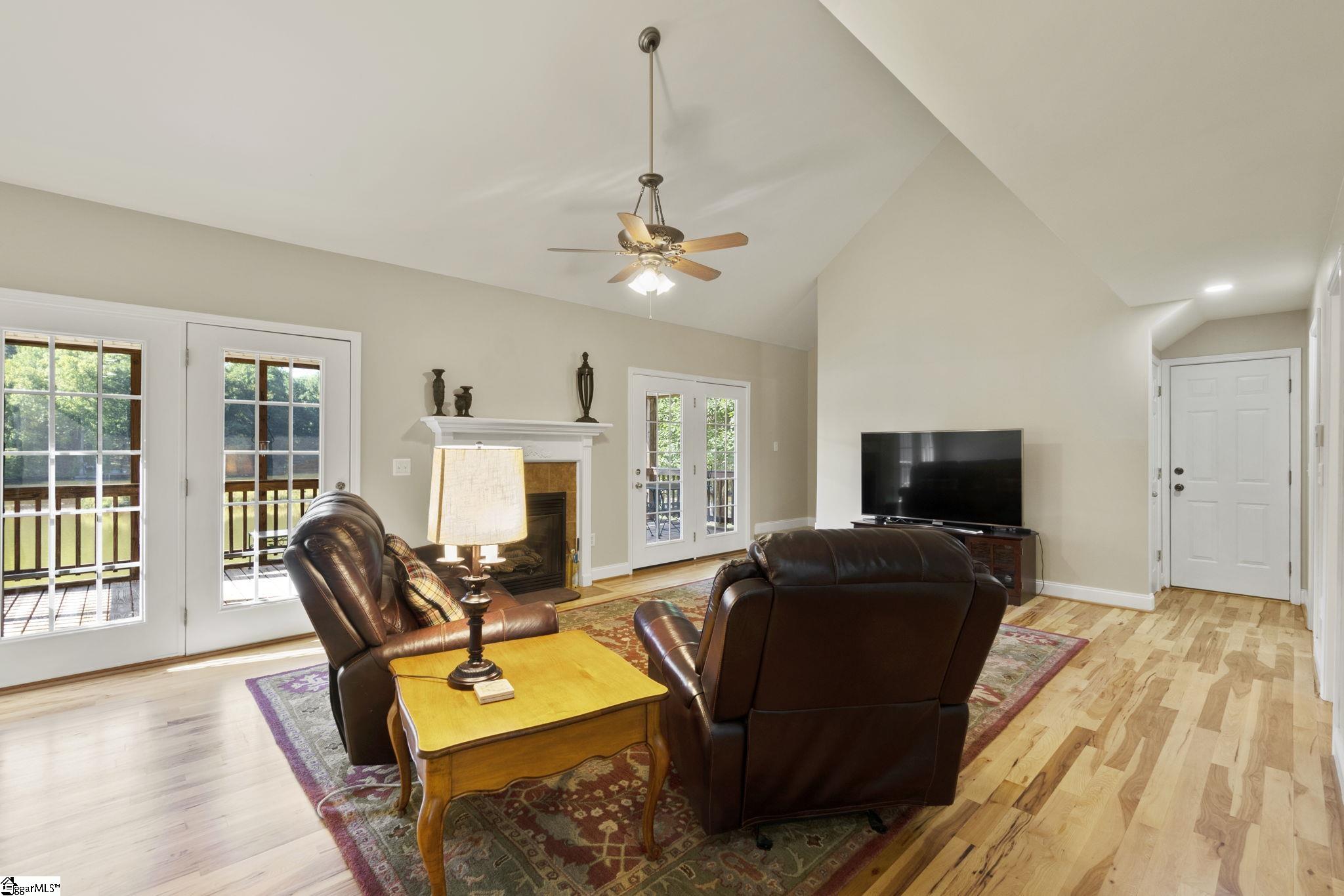 591 Berry Shoals Road Duncan, SC 29334 - Photo 11 of 36 Gallery Image 11