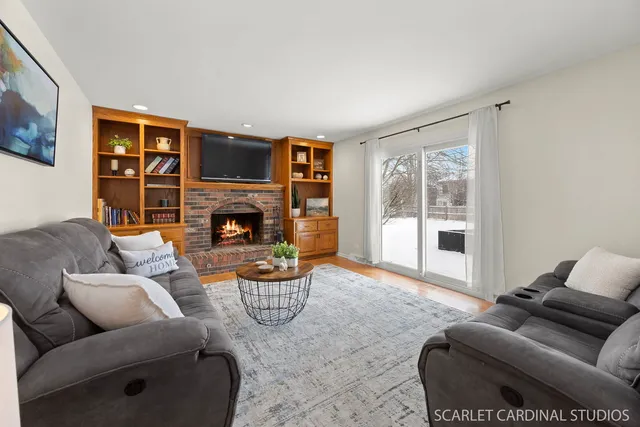 $585,000 | 953 Cordova Court, Wheaton, IL 60189