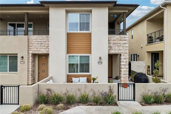 $739,900 | 27230 West Red Willow Court, Valencia, CA 91381