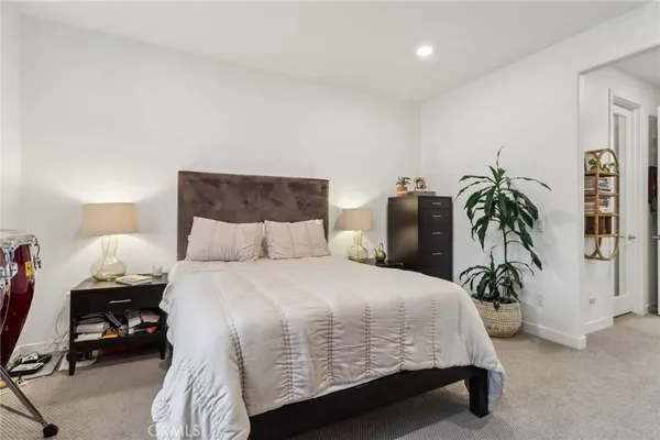 $739,900 | 27230 West Red Willow Court, Valencia, CA 91381