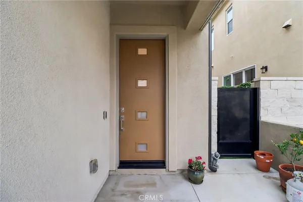 $739,900 | 27230 West Red Willow Court, Valencia, CA 91381