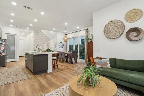 $739,900 | 27230 West Red Willow Court, Valencia, CA 91381