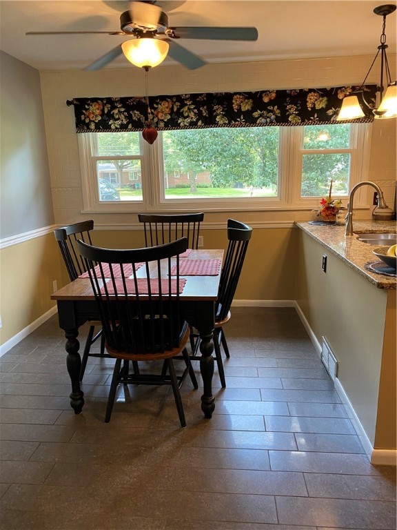 870 Dewitt Road Webster, NY 14580 - Photo 7 of 31 Dining room