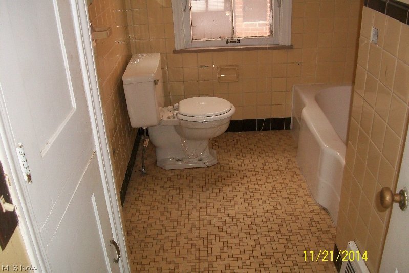13702 Cedar Road Cleveland, OH 44118 - Photo 2 of 7