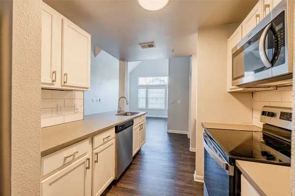 $1,750 | 12215 Hunters Chase Drive, Unit N10307N, Austin, TX 78729