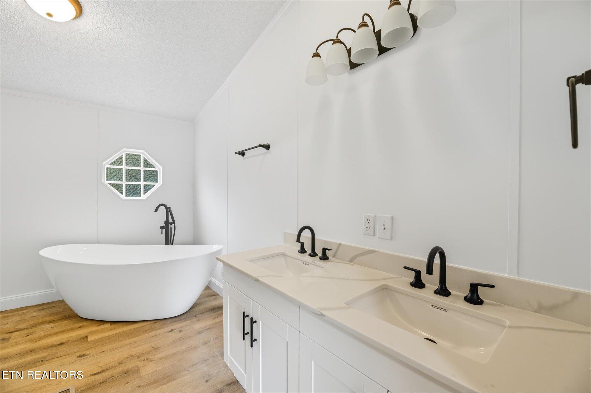 816 Ivory Road Athens, TN 37303 - Photo 11 of 19 12-814-Ivory-Rd-Athens-TN-11