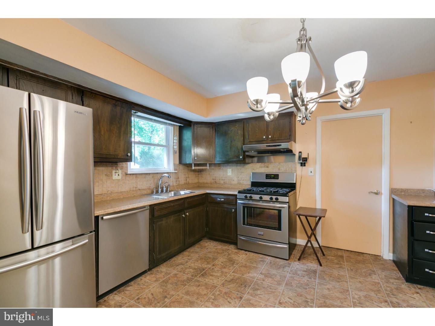 114 Swedes Run Drive Riverside, NJ 08075 - Photo 8 of 24 Kitchen