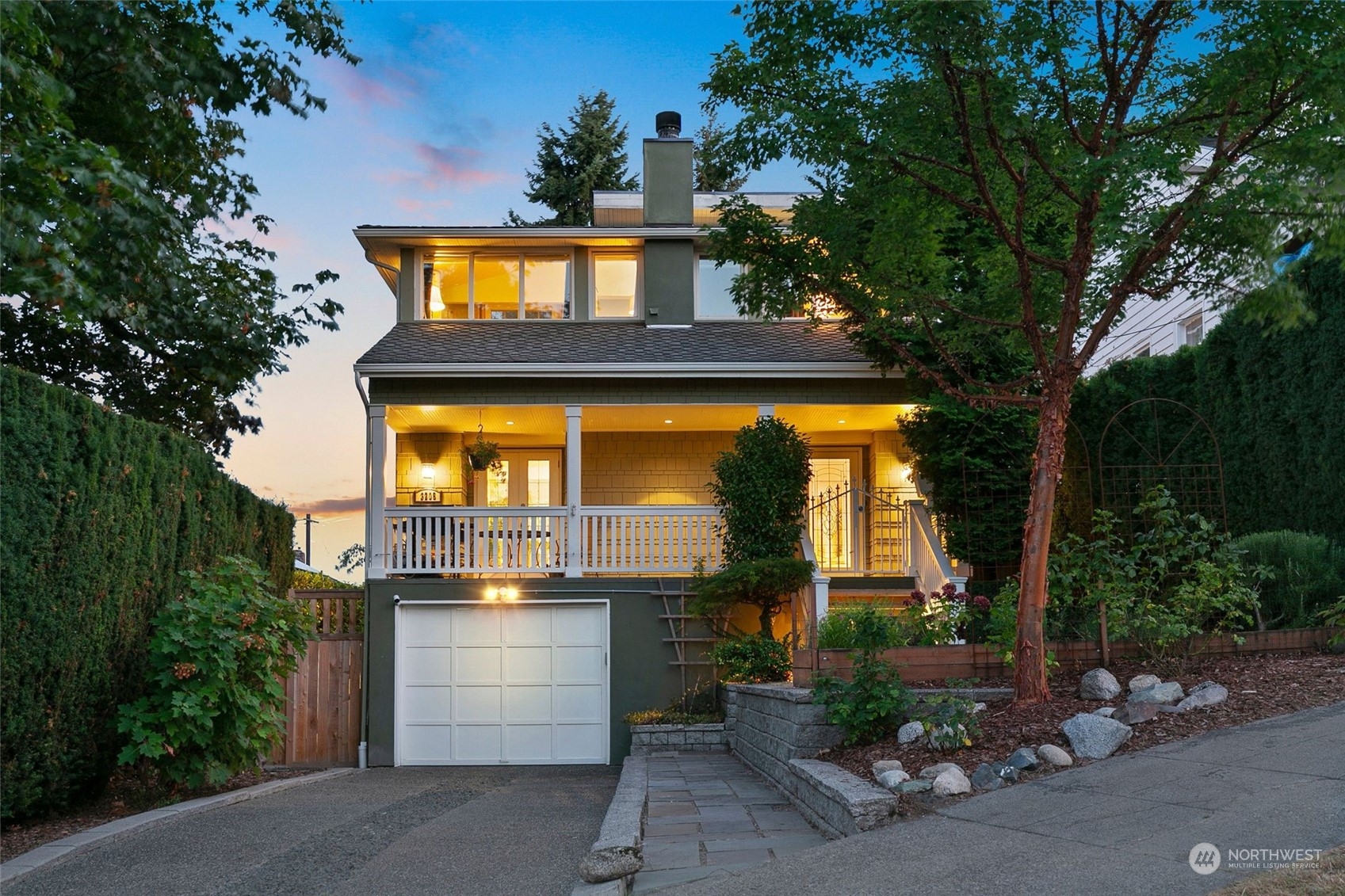 3205 South Judkins Street Seattle, WA 98144 - Photo 40 of 40 a front view of house with yard