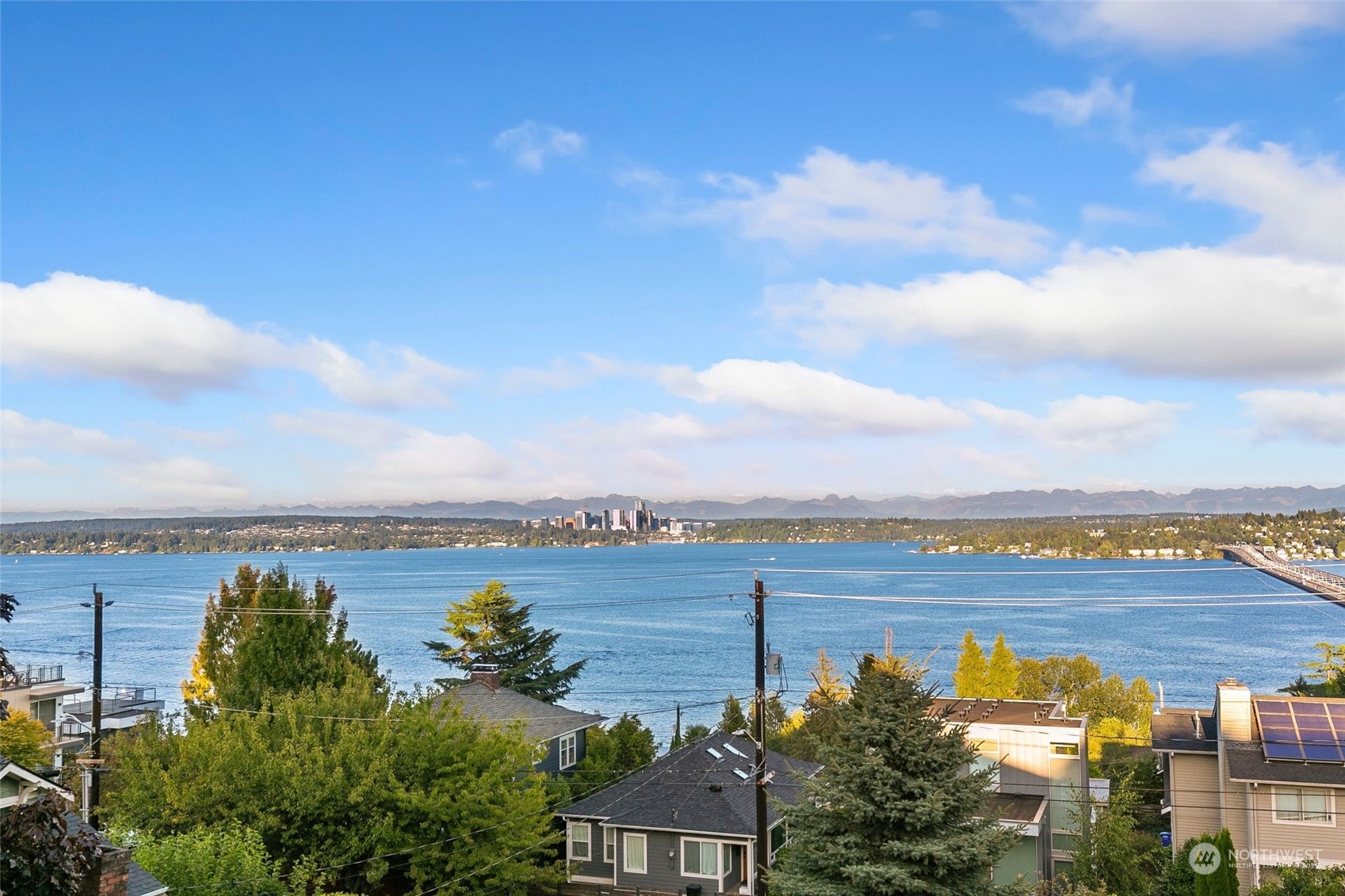 3205 South Judkins Street Seattle, WA 98144 - Photo 8 of 40 a view of a city with lake