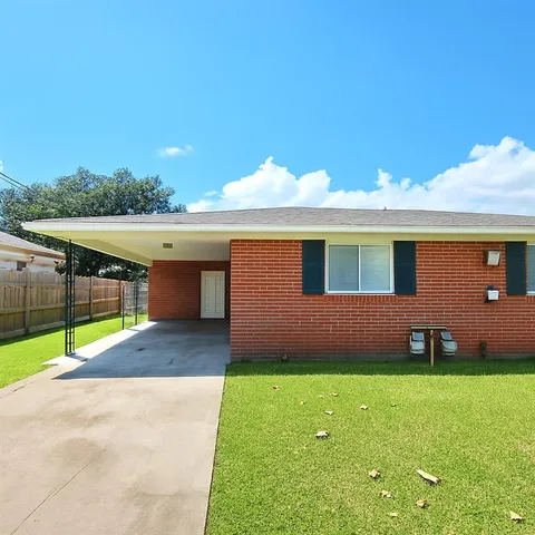 $1,600 | 110 Tau Street, Unit A, Belle Chasse, LA 70037