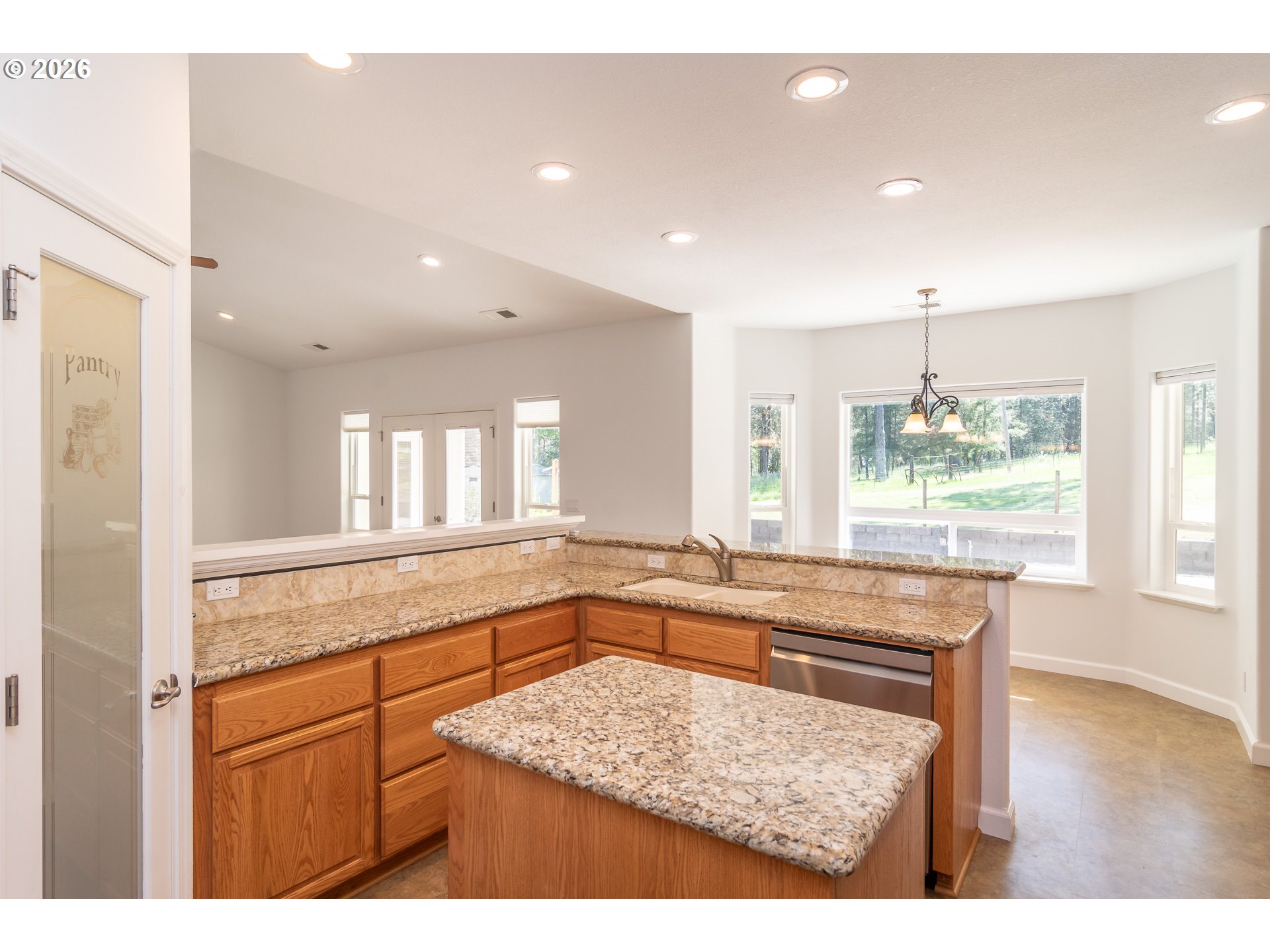982 Doerner Road Roseburg, OR 97471 - Photo 11 of 48 Kitchen