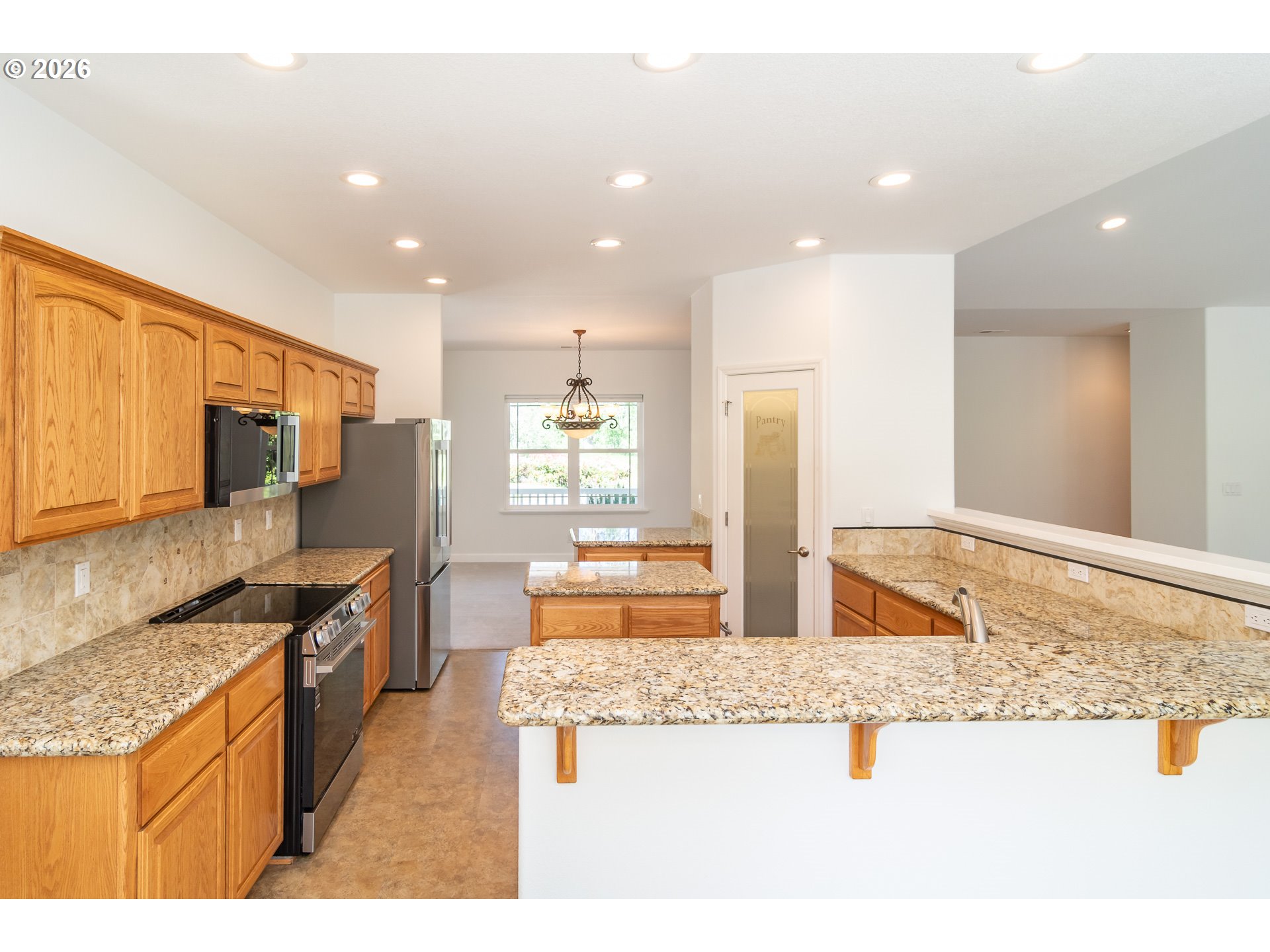 982 Doerner Road Roseburg, OR 97471 - Photo 12 of 48 Kitchen