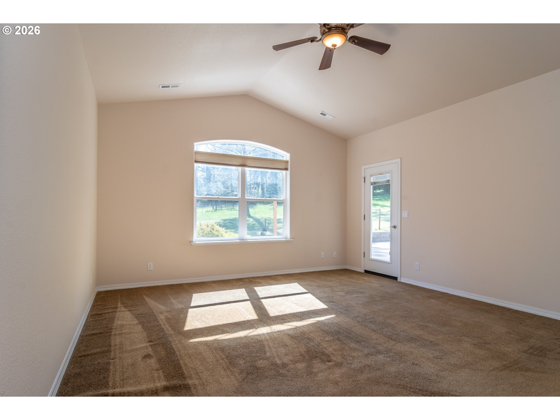 982 Doerner Road Roseburg, OR 97471 - Photo 19 of 48 Bedroom, Primary