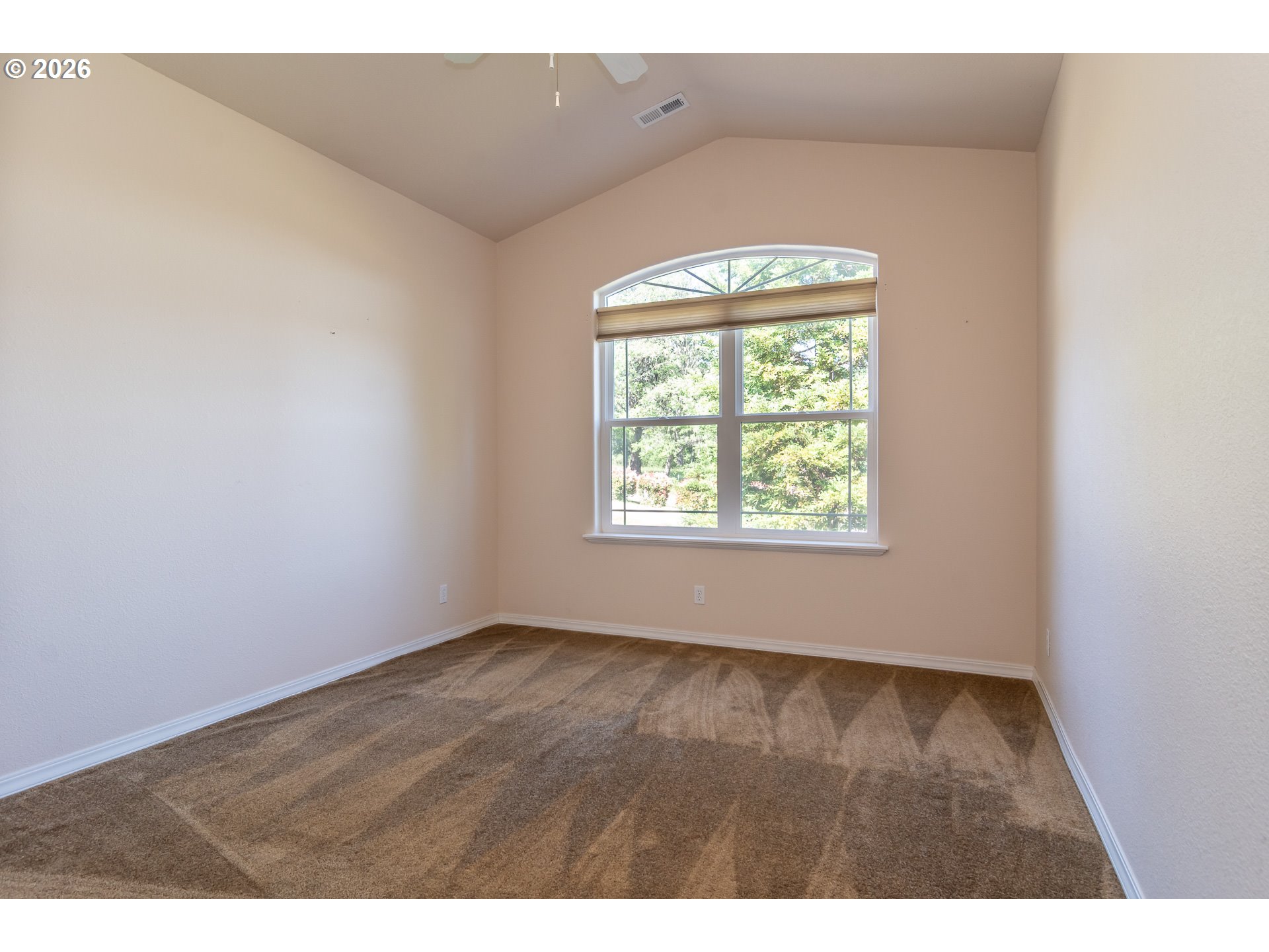 982 Doerner Road Roseburg, OR 97471 - Photo 24 of 48 Bedroom