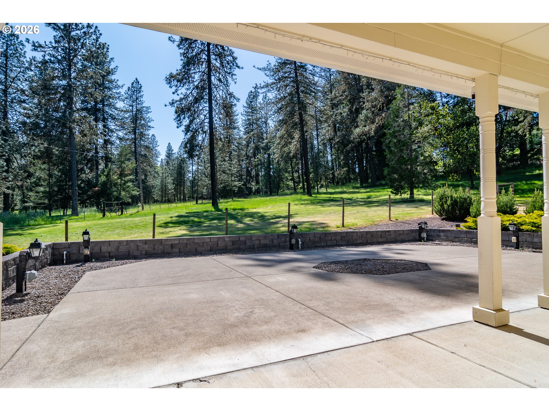 982 Doerner Road Roseburg, OR 97471 - Photo 29 of 48 Covered Patio