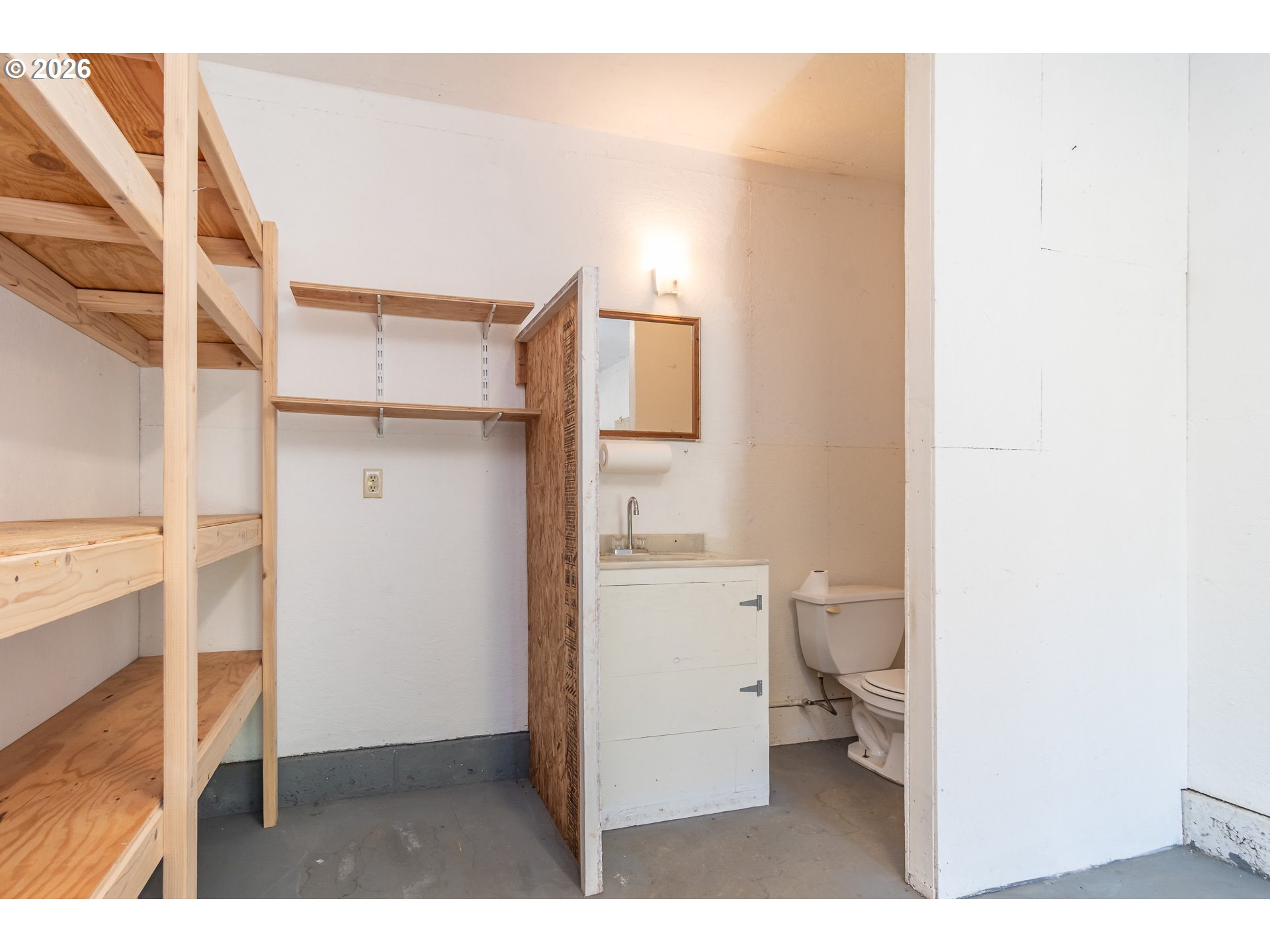 982 Doerner Road Roseburg, OR 97471 - Photo 39 of 48 Partial Bath