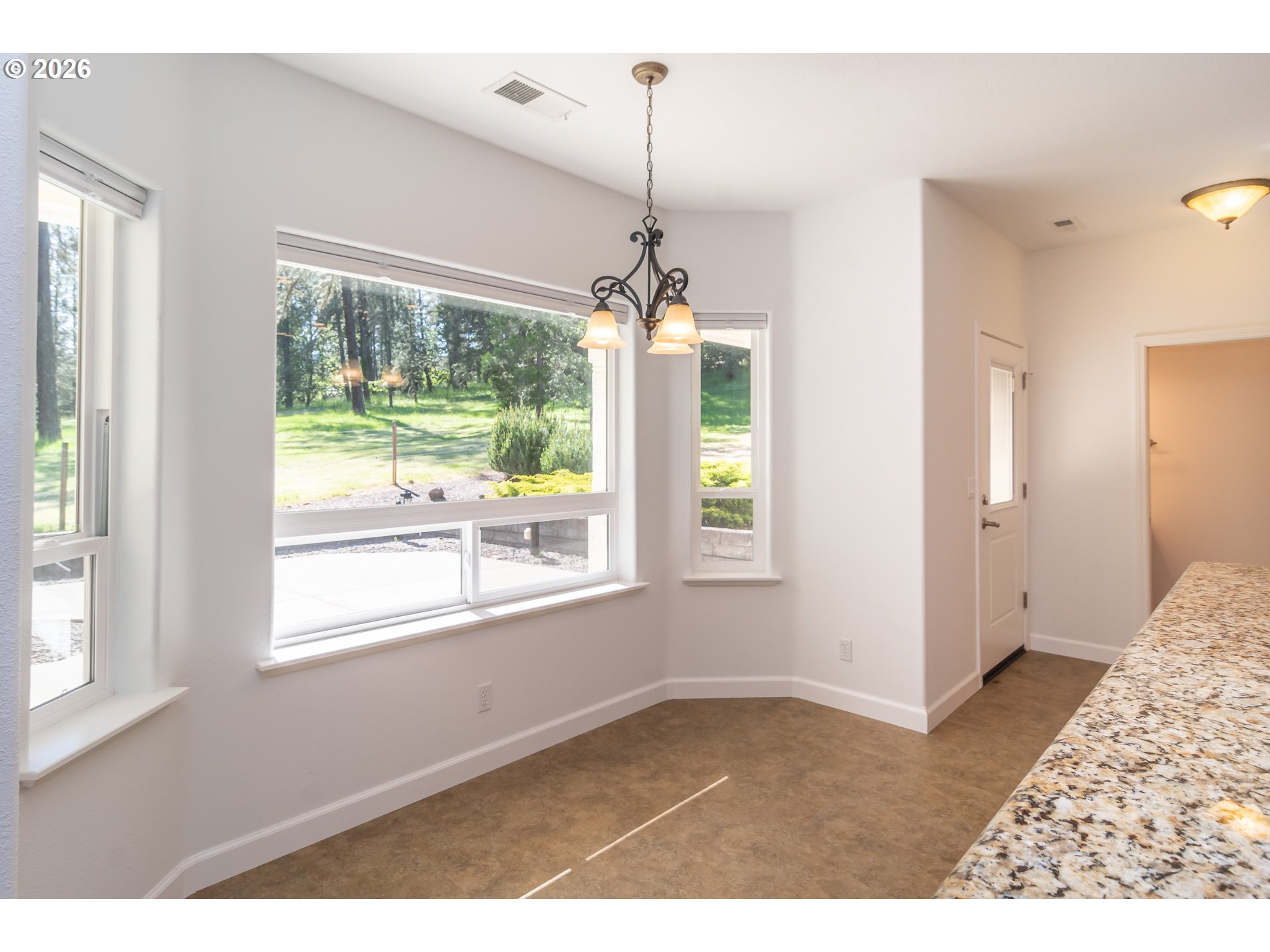 982 Doerner Road Roseburg, OR 97471 - Photo 8 of 48 Kitchen