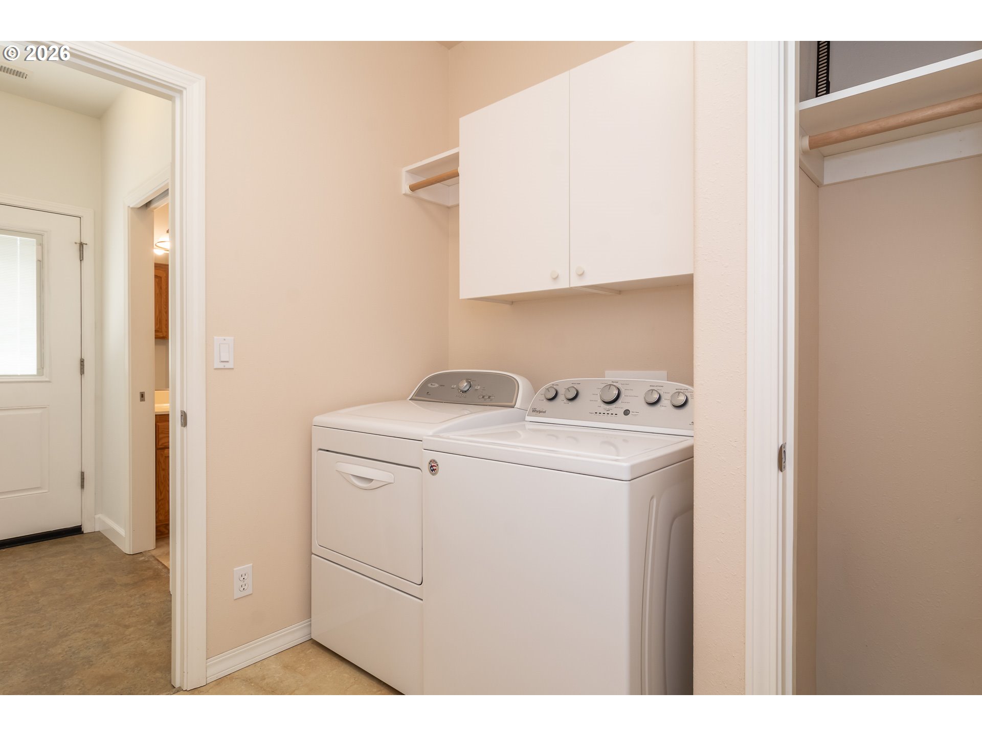 982 Doerner Road Roseburg, OR 97471 - Photo 10 of 48 Laundry