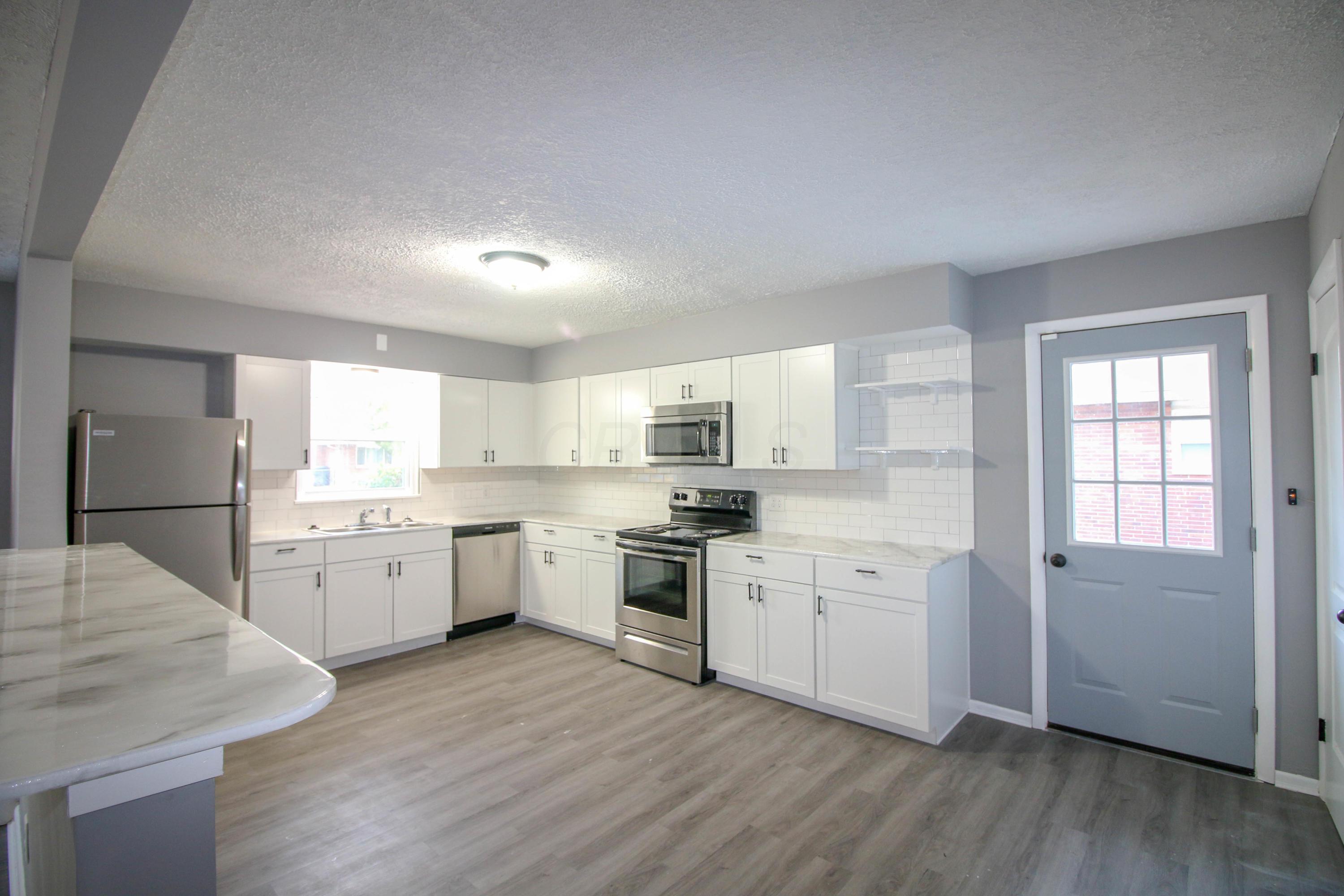 1067 Chestershire Road Columbus, OH 43204 - Photo 4 of 24 Gallery Image 4
