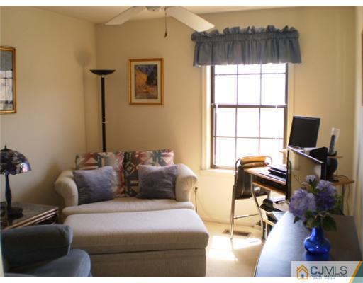 4604 Stonehedge Road Edison, NJ 08820 - Photo 11 of 14