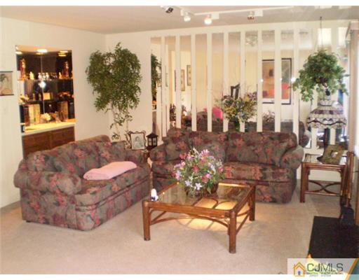 4604 Stonehedge Road Edison, NJ 08820 - Photo 12 of 14