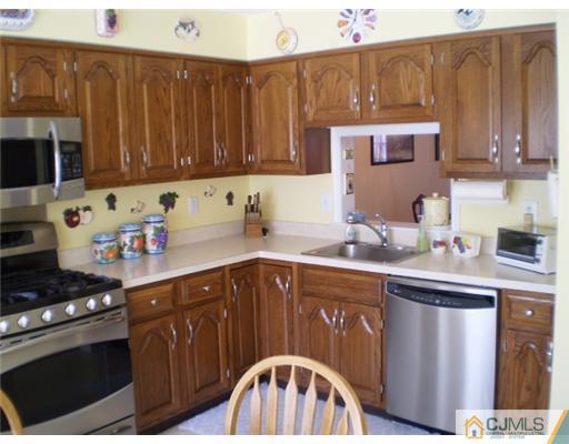 4604 Stonehedge Road Edison, NJ 08820 - Photo 4 of 14