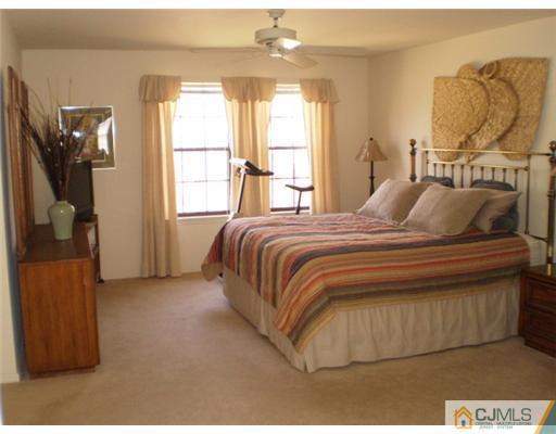 4604 Stonehedge Road Edison, NJ 08820 - Photo 6 of 14
