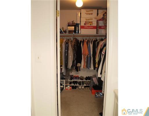 4604 Stonehedge Road Edison, NJ 08820 - Photo 9 of 14