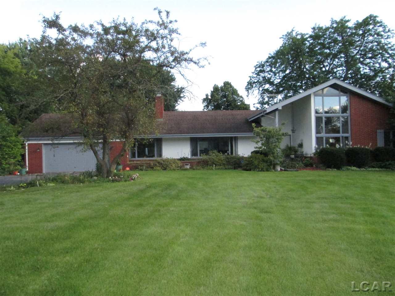 915 Riverside Avenue Adrian, MI 49221 - Photo 22 of 25 31301831-21.JPG