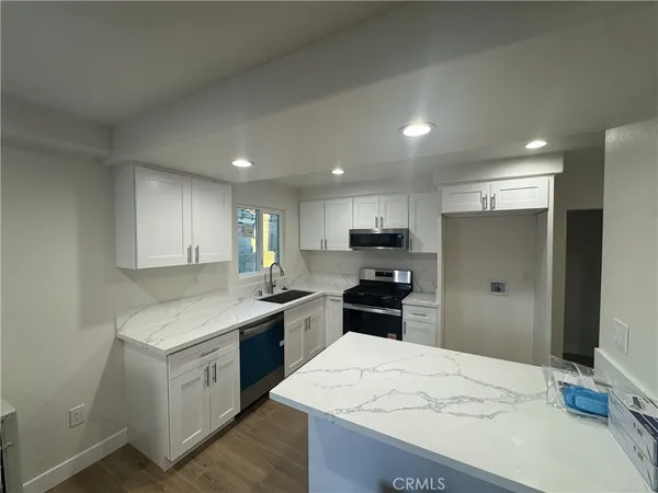 $3,195 | 11624 208th Street, Lakewood, CA 90715