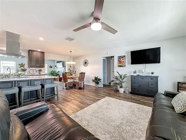 $384,900 | 3455 100th Avenue North, Pinellas Park, FL 33782