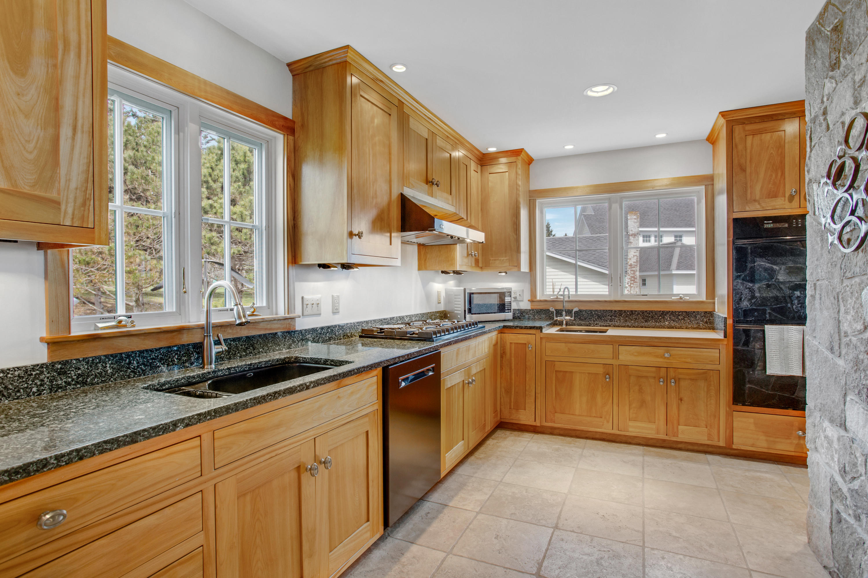 51 Cliff Road New Harbor, ME 04554 - Photo 25 of 50 40-51CliffRd-PemaquidPoint-KS