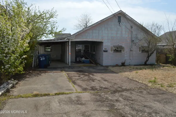 a view of a car garage