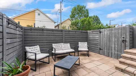$379,900 | 4439 Spencer Street, Houston, TX 77007