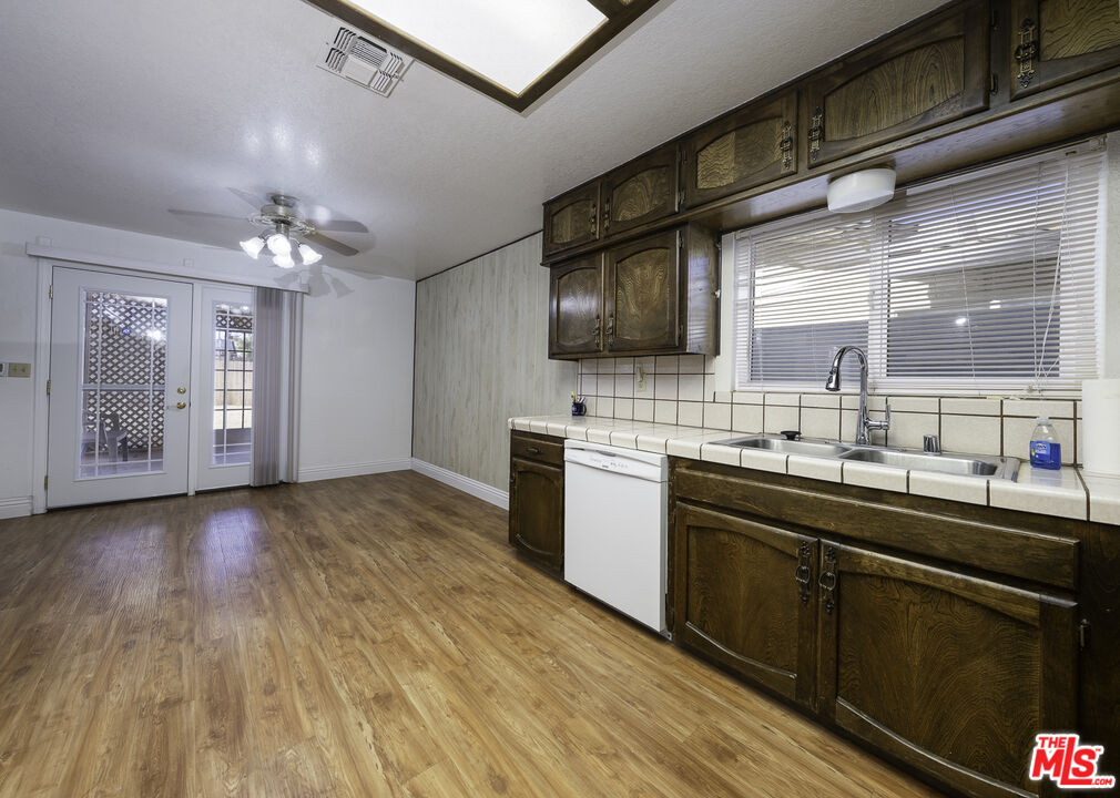 1240 West Langley Avenue Ridgecrest, CA 93555 - Photo 6 of 31