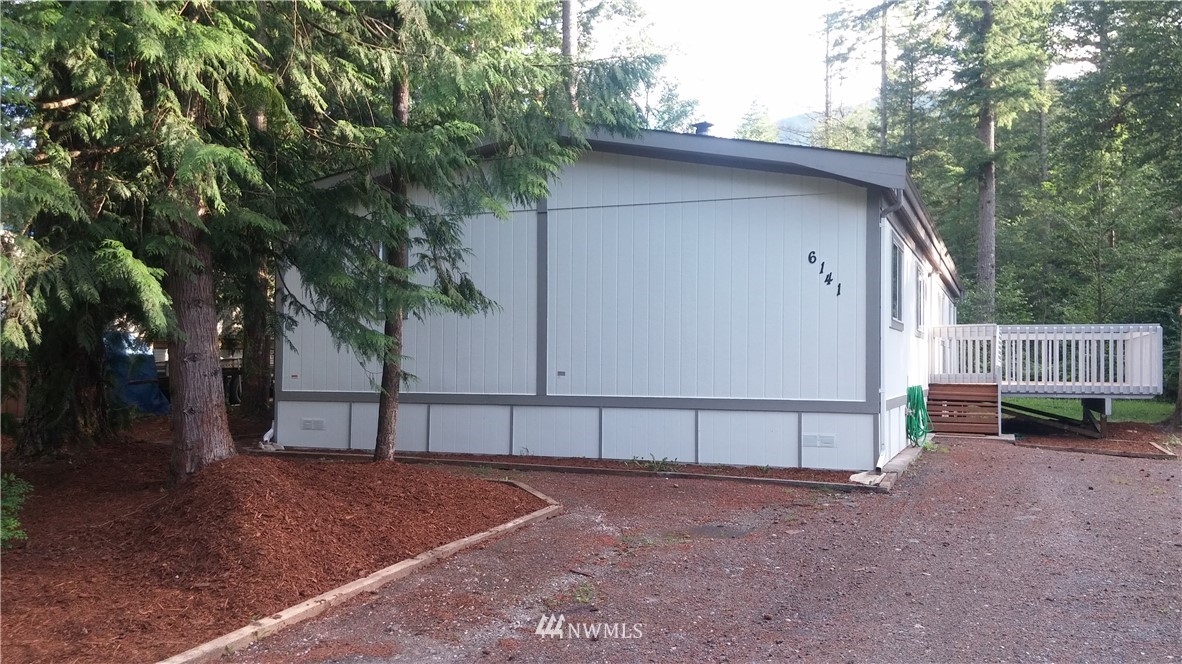 6141 Azure Way Maple Falls, WA 98266 - Photo 3 of 17 Gallery Image 3