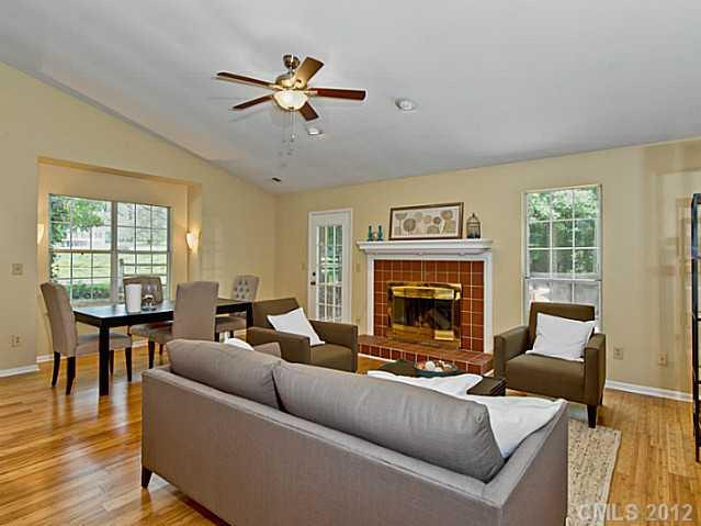6301 Randy Drive Charlotte, NC 28215 - Photo 5 of 16 Gallery Image 5