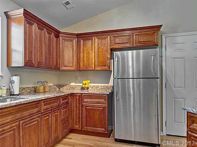 6301 Randy Drive Charlotte, NC 28215 - Photo 8 of 16 Gallery Image 8
