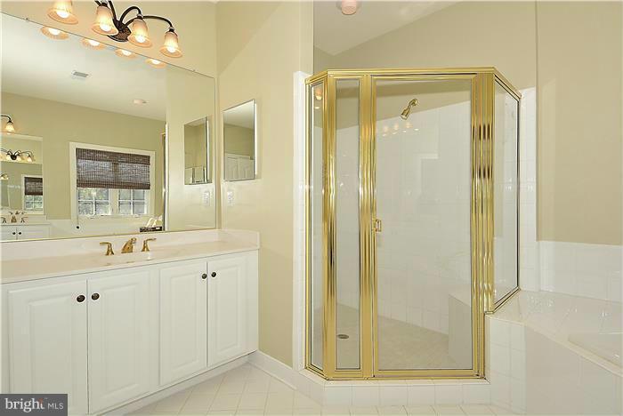 713 Childs Point Road Annapolis, MD 21401 - Photo 18 of 30 Bath (Master)